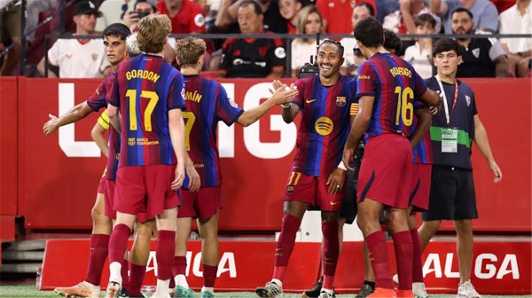 بعد إريك جارسيا لاعب آخر يغادر المعسكر الدولي ويعود إلى برشلونة بعد إريك جارسيا لاعب آخر يغادر المعسكر الدولي ويعود إلى برشلونة