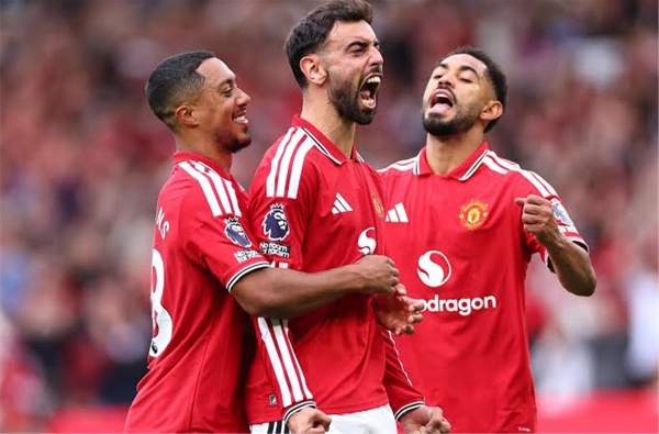 بقميص منتخب مصر ظهور لافت لنجم مانشستر يونايتد في الأهرامات بقميص منتخب مصر ظهور لافت لنجم مانشستر يونايتد في الأهرامات