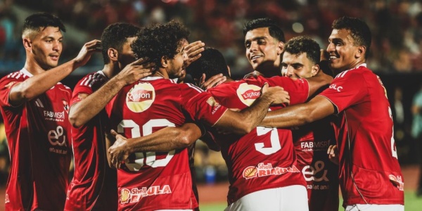 مباراة الزمالك والأهلي انتهاء الشوط الأول بتقدم المارد الأحمر بهدف لمحمد هاني