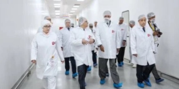 رئيس هيئة الدواء يستقبل رئيس إريتريا بمصنع جيبتو فارما لبحث آفاق التعاون