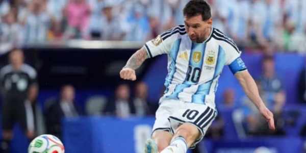 ميسي يسجل هدف تاريخي فى شباك النمسا وينفرد بعرش هدافي كأس العالم ميسي يسجل هدف تاريخي فى شباك النمسا وينفرد بعرش هدافي كأس العالم