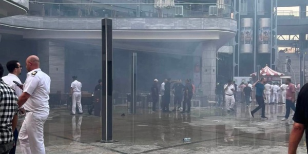 صور جديدة لآثار حريق ضخم فى مطعم بأحد المولات بالتجمع صور جديدة لآثار حريق ضخم فى مطعم بأحد المولات بالتجمع