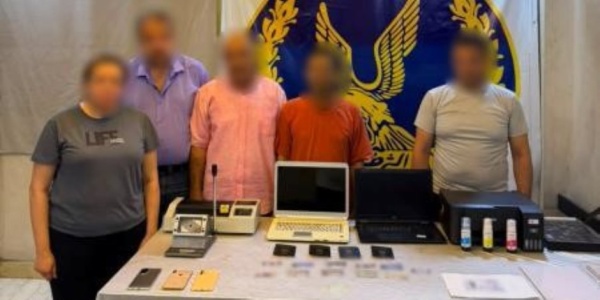 ضبط تشكيل عصابي بالقاهرة لتزوير المحررات الرسمية وتقليد الأختام الحكومية ضبط تشكيل عصابي بالقاهرة لتزوير المحررات الرسمية وتقليد الأختام الحكومية