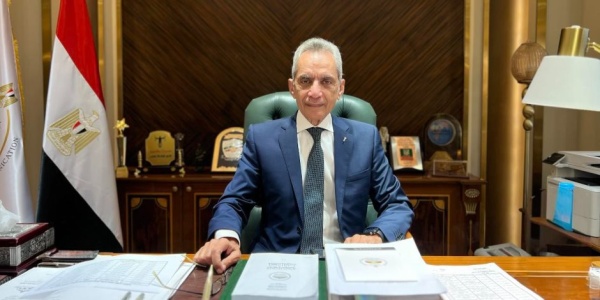 وزير شئون النواب جامعة كيان تضم عسكريين ومدنيين والمساواة بينهما جوهر اعتراض الرئيس