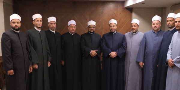 البحوث الإسلامية يطلق قافلة توعوي ة إلى الواحات البحري ة دعم ا لجهود ن ش ر الوعي الد يني والمجتمعي البحوث الإسلامية يطلق قافلة توعوي ة إلى الواحات البحري ة دعم ا لجهود ن ش ر الوعي الد يني والمجتمعي