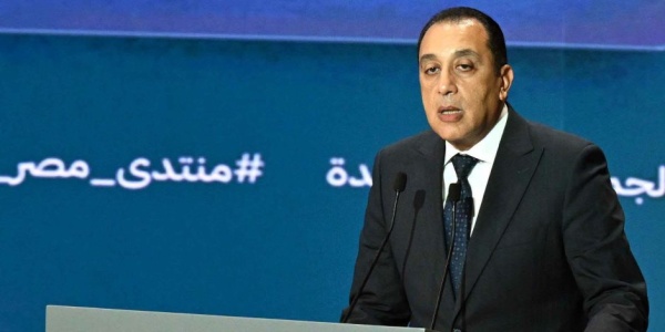 رئيس الحكومة يرد على انتقادات قبول الطلاب الأجانب والوافدين بالجامعات المصرية رئيس الحكومة يرد على انتقادات قبول الطلاب الأجانب والوافدين بالجامعات المصرية