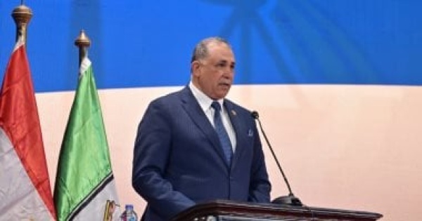 نقيب المحامين يتلقى خطاب ا من وزير الاستثمار بشأن تنبيه الشركات ذات المساهمة الأجنبية