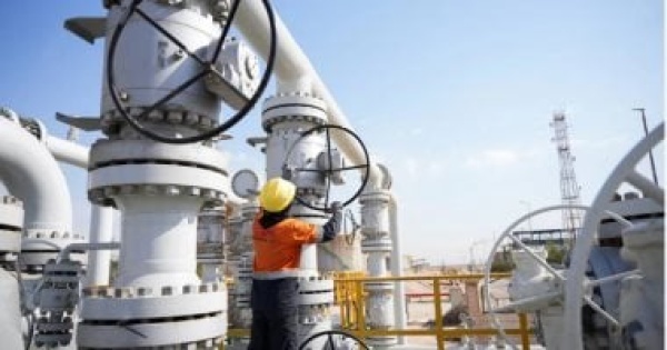 أهم المستجدات الأسبوعية فى أسواق النفط العالمية إنفوجراف أهم المستجدات الأسبوعية فى أسواق النفط العالمية إنفوجراف