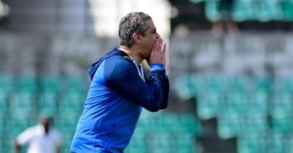 معتمد جمال يؤجل مناقشة العروض انتظار ا لحسم مصيره مع الزمالك