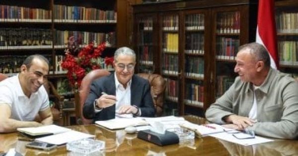 تفاصيل جلسة الخطيب وياسين منصور وعبد الحفيظ مع الجهاز الفني واللاعبين تفاصيل جلسة الخطيب وياسين منصور وعبد الحفيظ مع الجهاز الفني واللاعبين
