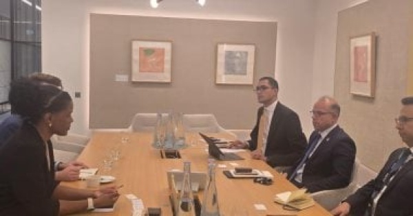 وزير الاستثمار يبحث تعزيز التعاون فى تطوير قطاع الخدمات المالية وزير الاستثمار يبحث تعزيز التعاون فى تطوير قطاع الخدمات المالية
