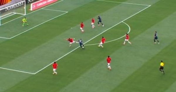 كلاكيت تانى مرة شوبير ينقذ مرمى منتخب مصر من هدف محقق للبرازيل كلاكيت تانى مرة شوبير ينقذ مرمى منتخب مصر من هدف محقق للبرازيل