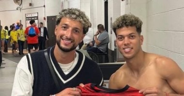 إمام عاشور ينشر صورة مع وسام أبو علي من أمريكا ويعلق شقيقي فيديو إمام عاشور ينشر صورة مع وسام أبو علي من أمريكا ويعلق شقيقي فيديو