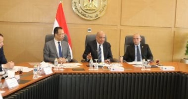 وزراء الكهرباء والاتصالات والاستثمار يبحثون إعداد استراتيجية صناعة مراكز البيانات وزراء الكهرباء والاتصالات والاستثمار يبحثون إعداد استراتيجية صناعة مراكز البيانات