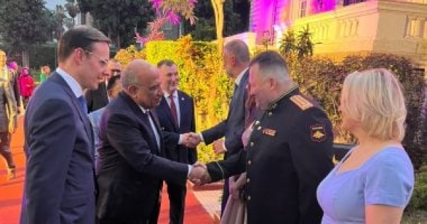 وزير الكهرباء يشارك سفارة روسيا بالقاهرة الاحتفال باليوم الوطنى الروسي