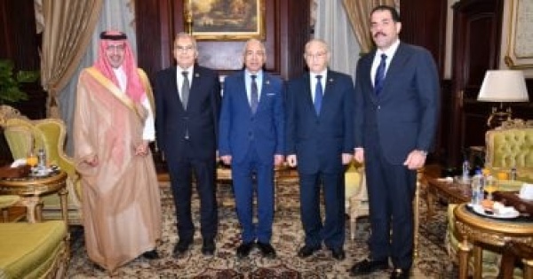 رئيس مجلس الشيوخ للسفير السعودى أمن المملكة جزء لا يتجزأ من الأمن القومى المصرى