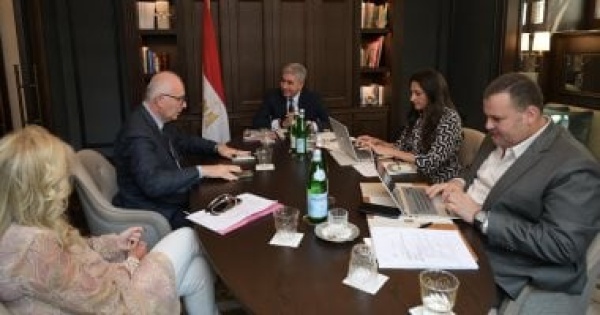 وزير السياحة ارتفاع عدد السائحين الإيطاليين الوافدين إلى مصر بنسبة 15
