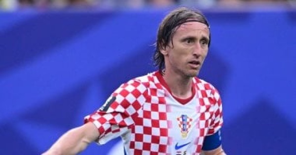 مودريتش عن تصفيق جماهير إسبانيا لم أصدق ما حدث وقدمت شيئ ا جيد ا مودريتش عن تصفيق جماهير إسبانيا لم أصدق ما حدث وقدمت شيئ ا جيد ا