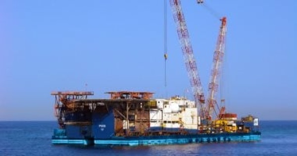 البترول البحرية تنفذ ثاني مراحل مشروع تنمية حقل شمال صفا البحري صور البترول البحرية تنفذ ثاني مراحل مشروع تنمية حقل شمال صفا البحري صور