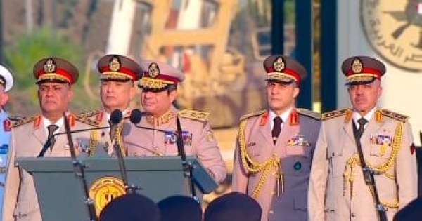 شاهد رفع علم مصر فى مقر القيادة الاستراتيجية بالعاصمة الجديدة