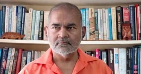 بعد اتهامه باستخدام الذكاء الاصطناعى كاتب يحصد جائزة القصة فى الكومنولث