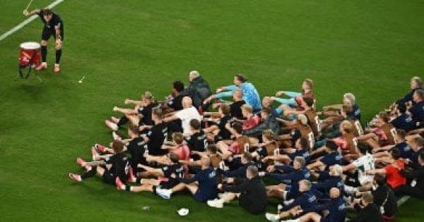 احتفال النرويج فى كأس العالم سفينة الفايكنج تغزو المونديال