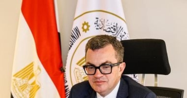 وزير التخطيط يتوجه إلى بانكوك للمشاركة بالاجتماعات السنوية للبنك وصندوق النقد الدوليين وزير التخطيط يتوجه إلى بانكوك للمشاركة بالاجتماعات السنوية للبنك وصندوق النقد الدوليين