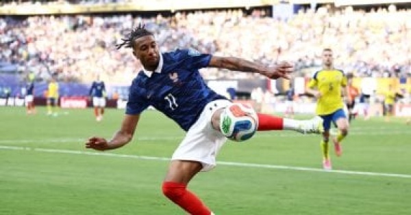 فرنسا تلجأ إلى فيفا لإلغاء إنذار أوليسى قبل مواجهة المغرب فرنسا تلجأ إلى فيفا لإلغاء إنذار أوليسى قبل مواجهة المغرب
