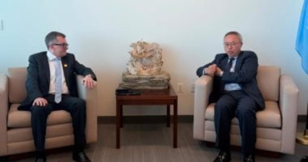 وزير التخطيط يبحث مع وكيل الأمين العام للأمم المتحدة صياغة رؤية ما بعد 2030
