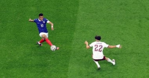 مبابي ينفرد بالرقم القياسي لأكثر لاعبي فرنسا مشاركة في كأس العالم مبابي ينفرد بالرقم القياسي لأكثر لاعبي فرنسا مشاركة في كأس العالم