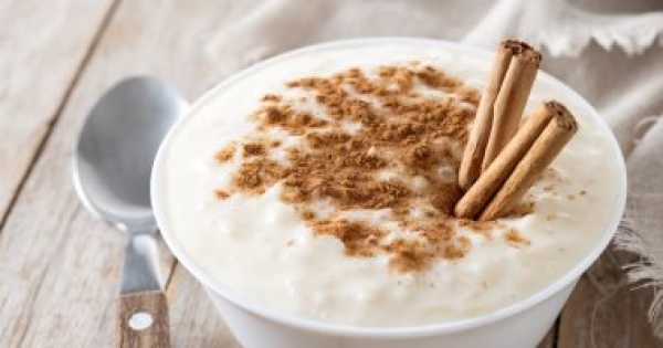 طريقة عمل الأرز باللبن فى البيت بطعم كريمى ينافس أشهر المحلات طريقة عمل الأرز باللبن فى البيت بطعم كريمى ينافس أشهر المحلات