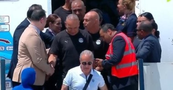 جوهر نبيل وخالد عبد الغفار وأحمد دياب ومحمد يحيى فى استقبال بعثة المنتخب جوهر نبيل وخالد عبد الغفار وأحمد دياب ومحمد يحيى فى استقبال بعثة المنتخب