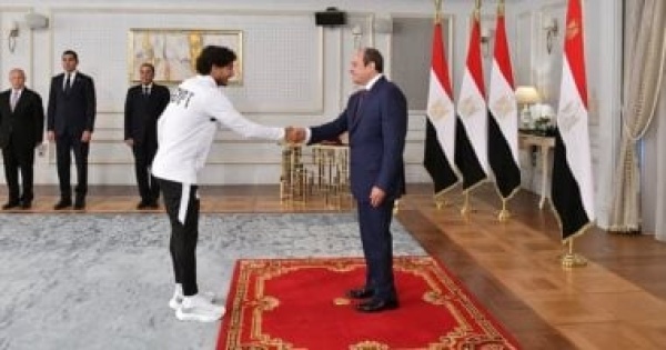 القاهرة الإخبارية العلمين تحولت إلى ساحة احتفال باستقبال أبطال منتخب مصر القاهرة الإخبارية العلمين تحولت إلى ساحة احتفال باستقبال أبطال منتخب مصر