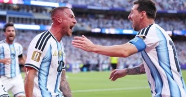 ماك أليستر يدخل تاريخ المونديال 13 مباراة بلا هزيمة مع الأرجنتين ماك أليستر يدخل تاريخ المونديال 13 مباراة بلا هزيمة مع الأرجنتين