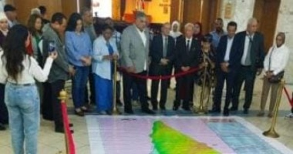 الدكتور سلمان أبو ستة يعرض أطلس فلسطين ليثبت تجذر الوجود الفلسطيني الدكتور سلمان أبو ستة يعرض أطلس فلسطين ليثبت تجذر الوجود الفلسطيني
