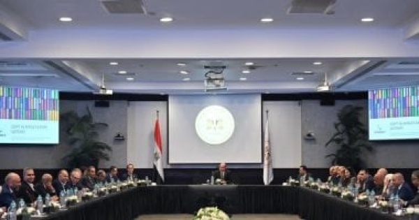وزير الاستثمار والتجارة الخارجية يلتقي مجموعة موانئ دبي لبحث التعاون وزير الاستثمار والتجارة الخارجية يلتقي مجموعة موانئ دبي لبحث التعاون