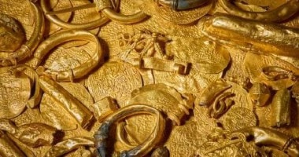 400 قطعة ذهب تكشف سر سفينة اختفت منذ 393 عام ا حكاية دوم فان كولن 400 قطعة ذهب تكشف سر سفينة اختفت منذ 393 عام ا حكاية دوم فان كولن