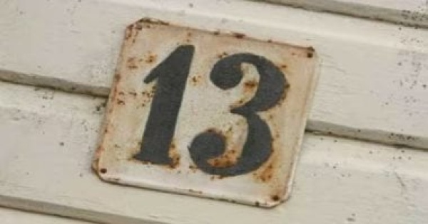 الرقم 13 بين الحظ واللعنة كيف حول البعض رمز النحس إلى بوابة للثروة الرقم 13 بين الحظ واللعنة كيف حول البعض رمز النحس إلى بوابة للثروة