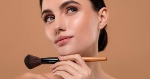 البرونزر سر الإشراقة الصيفية اعرفى خطوات تطبيقه بطريقة احترافية