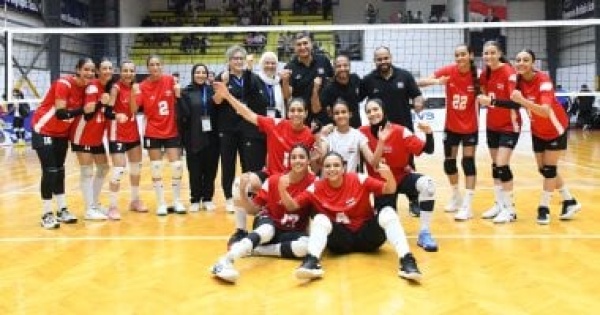ناشئات مصر يهزمن الجزائر و يتأهلن إلى نهائي بطولة أفريقيا للطائرة لمواجهة تونس