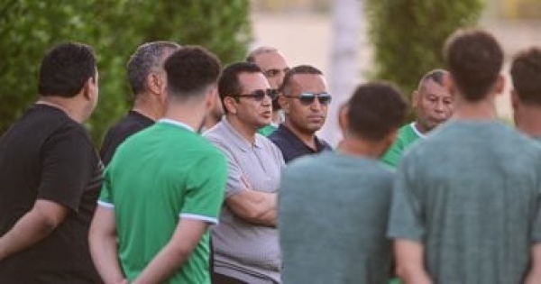 رئيس الاتحاد يجتمع بلاعبى الفريق على هامش معسكر برج العرب استعدادا للدورى رئيس الاتحاد يجتمع بلاعبى الفريق على هامش معسكر برج العرب استعدادا للدورى