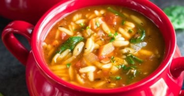 طريقة عمل شوربة الخضار بلسان العصفور وجبة خفيفة وطعمها لذيذ طريقة عمل شوربة الخضار بلسان العصفور وجبة خفيفة وطعمها لذيذ