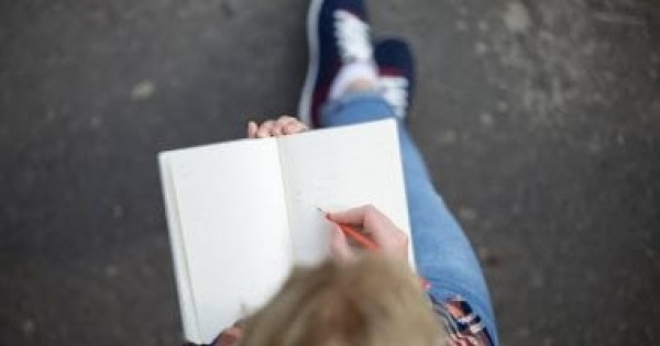 من الحانة إلى التابوت أغرب الأماكن التى ألهمت الروائيين لكتابة أعمالهم من الحانة إلى التابوت أغرب الأماكن التى ألهمت الروائيين لكتابة أعمالهم
