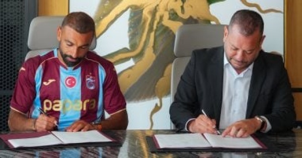 محمد صلاح يوقع عقود انتقاله لـ طرابزون سبور محمد صلاح يوقع عقود انتقاله لـ طرابزون سبور