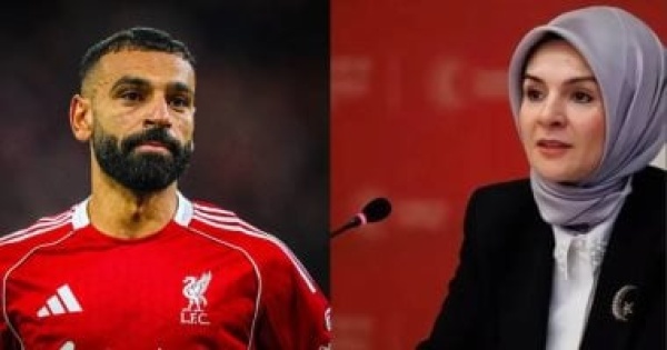 جماهير بشكتاش تدشن حملة لضم محمد صلاح ووزيرة تركية سيأتي إن شاء الله جماهير بشكتاش تدشن حملة لضم محمد صلاح ووزيرة تركية سيأتي إن شاء الله