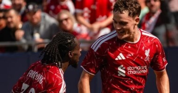 ليفربول ضد ليدز الريدز يسقط 4 2 وديا بعد ريمونتادا مثيرة ليفربول ضد ليدز الريدز يسقط 4 2 وديا بعد ريمونتادا مثيرة