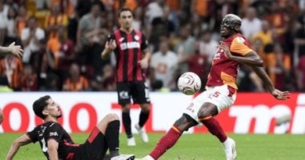 برشلونة يستهدف أوسيمين بعد لفت الأنظار مع جالاتا سراي التركي برشلونة يستهدف أوسيمين بعد لفت الأنظار مع جالاتا سراي التركي