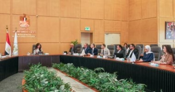 وزيرة الإسكان تلتقي مسئولي مواصلات مدن مصر لبحث تطوير المنظومة بالمدن الجديدة وزيرة الإسكان تلتقي مسئولي مواصلات مدن مصر لبحث تطوير المنظومة بالمدن الجديدة
