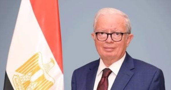 نائب رئيس الوزراء يعقد اجتماعا لبحث إعادة تنظيم تبعية عدد من شركات قطاع الأعمال نائب رئيس الوزراء يعقد اجتماعا لبحث إعادة تنظيم تبعية عدد من شركات قطاع الأعمال