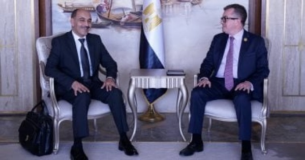 وزير التخطيط يبحث سبل التعاون مع الرئيس التنفيذى لوكالة الفضاء المصرية وزير التخطيط يبحث سبل التعاون مع الرئيس التنفيذى لوكالة الفضاء المصرية